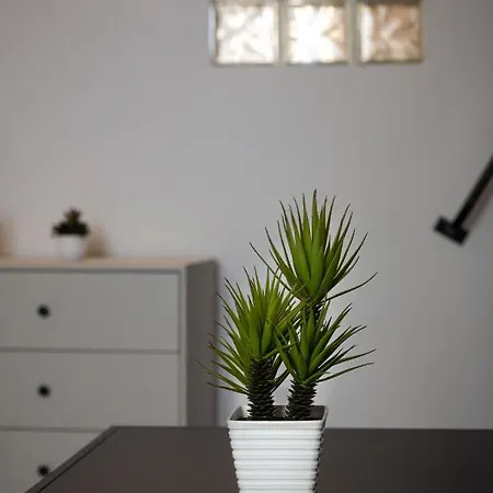 Urbany Studio 公寓 *